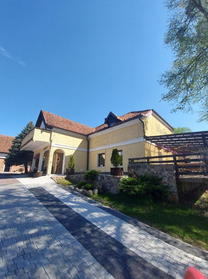 Folwark Tumiany Pokoje & Restauracja Exterior photo